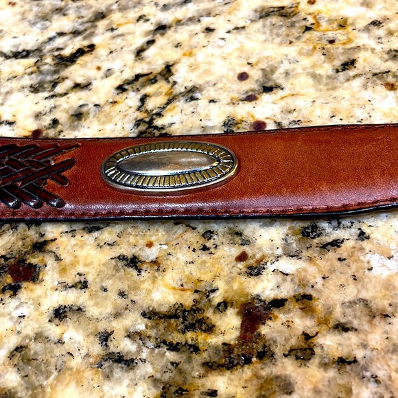 Fossil Fine Leather adjustable Belt 44” long 1 1/4” wide - Picture 2 of 12